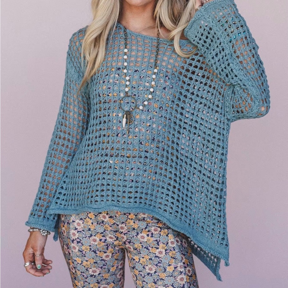 POL- NWOT Teal Crochet Knit Top